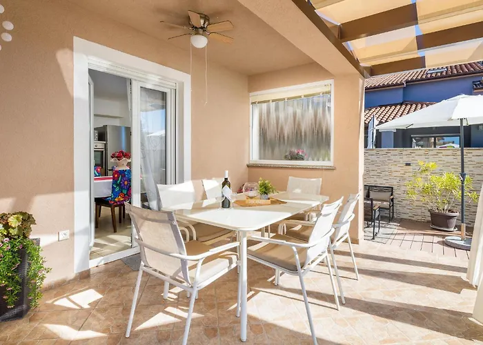 Magnolia Будинок відпочинку Пула