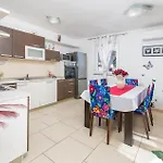 Magnolia Vikendica *